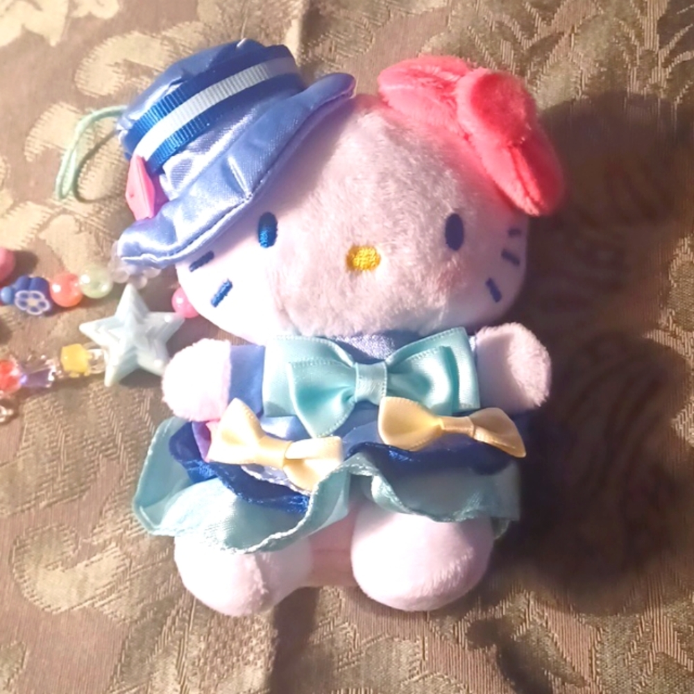 Hello Kitty All Dressed Up ๐